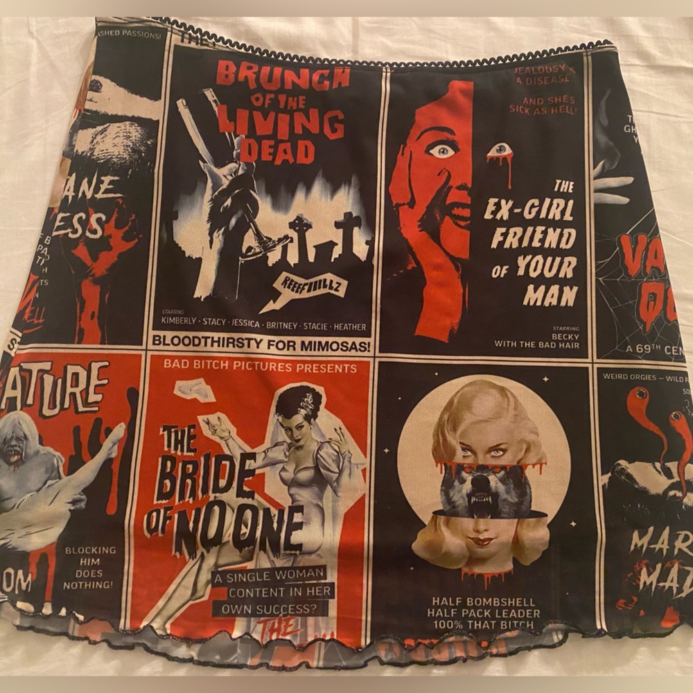 Tricks N Treatz Size XL horror movie graphic mesh skirt with slip